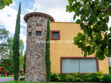 Casa en venta en Zerezotla en fraccionamiento cerrado. Cholula, Puebla.