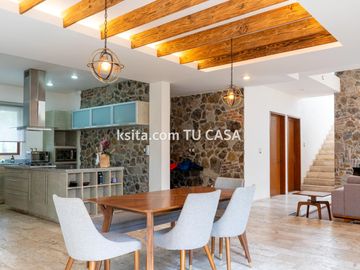 Casa en venta en Zerezotla en fraccionamiento cerrado. Cholula, Puebla.