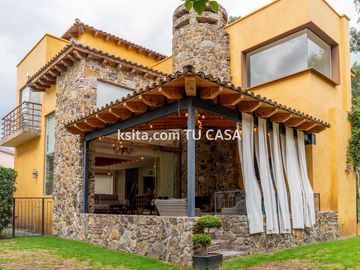 Casa en venta en Zerezotla en fraccionamiento cerrado. Cholula, Puebla.