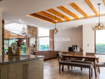 Casa en venta en Zerezotla en fraccionamiento cerrado. Cholula, Puebla.