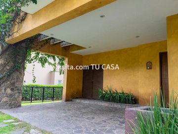 Casa en venta en Zerezotla en fraccionamiento cerrado. Cholula, Puebla.