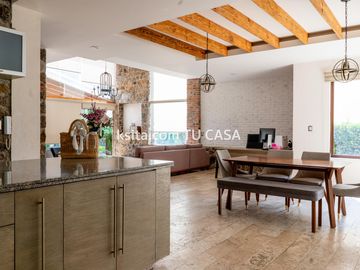 Casa en venta en Zerezotla en fraccionamiento cerrado. Cholula, Puebla.