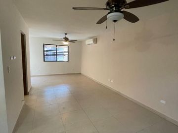CASA EN VENTA CERRADAS DE SANTA ROSA  APODACA NL