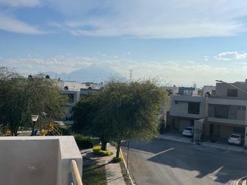 CASA EN VENTA CERRADAS DE SANTA ROSA  APODACA NL