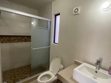 CASA EN VENTA CERRADAS DE SANTA ROSA  APODACA NL