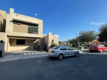 CASA EN VENTA CERRADAS DE SANTA ROSA  APODACA NL