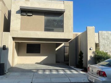 CASA EN VENTA CERRADAS DE SANTA ROSA  APODACA NL