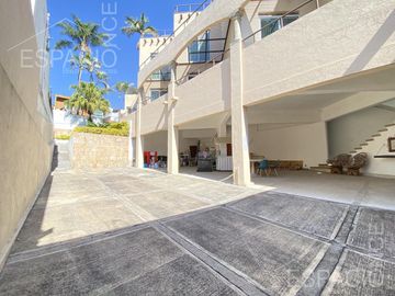 Casa en condominio - Lomas de Cortes