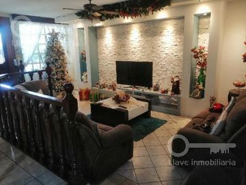 Casa en Venta en Calle Niños Heroes, colonia Guadalupe Victoria, Coatzacoalcos, Ver.