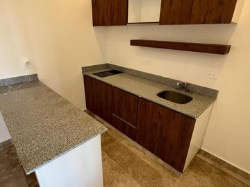 PRECIO POR OCTUBRE! VISTA AL MAR , ACABADOS DE LUJO, 1 CALLE DE 5TA AVENIDA