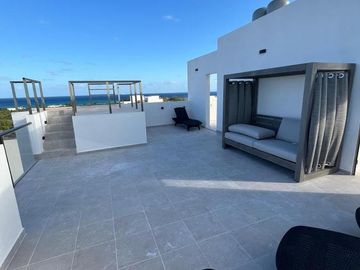 PRECIO POR OCTUBRE! VISTA AL MAR , ACABADOS DE LUJO, 1 CALLE DE 5TA AVENIDA