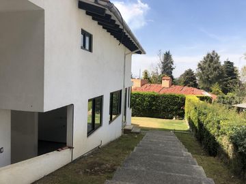 Casa en obra blanca en Club de Golf Los Encinos