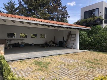 Casa en obra blanca en Club de Golf Los Encinos