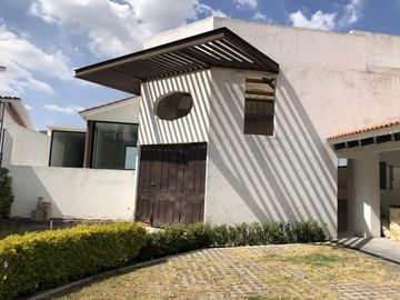 Casa en obra blanca en Club de Golf Los Encinos