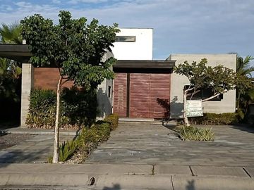 CASA EN VENTA EM EL FRACC, DOS RIVIERAS. RIVIERA VERACRUZANA