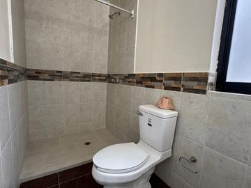 Casa en  venta con 4 recamaras en Fraccionamiento Rancho Chapulco