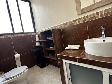 Casa en  venta con 4 recamaras en Fraccionamiento Rancho Chapulco