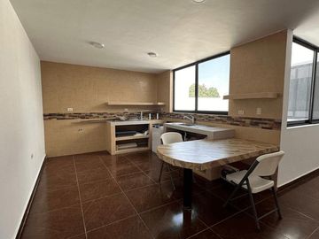 Casa en  venta con 4 recamaras en Fraccionamiento Rancho Chapulco
