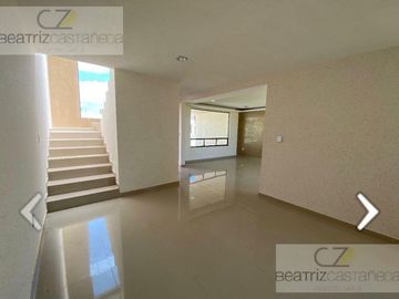 ASA SEMINUEVA DOS NIVELES, RESIDENCIAL MONTENOVO, PACHUCA, HGO.