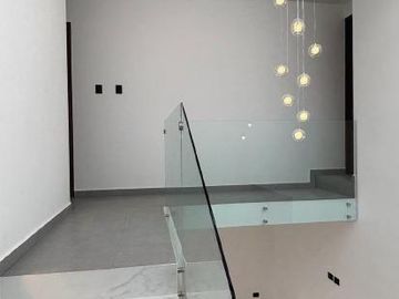Casa en  venta de 3 recamaras en Angelopolis con acabados de lujo
