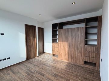 Casa en  venta de 3 recamaras en Angelopolis con acabados de lujo