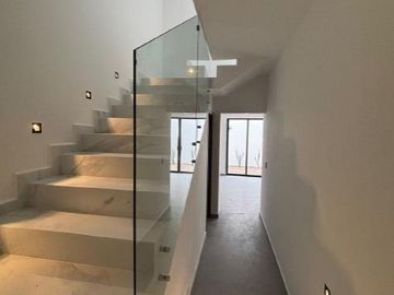 Casa en  venta de 3 recamaras en Angelopolis con acabados de lujo