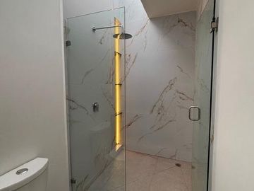Casa en  venta de 3 recamaras en Angelopolis con acabados de lujo