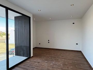 Casa en  venta de 3 recamaras en Angelopolis con acabados de lujo