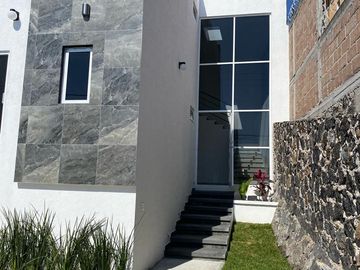 CASA EN BRISAS