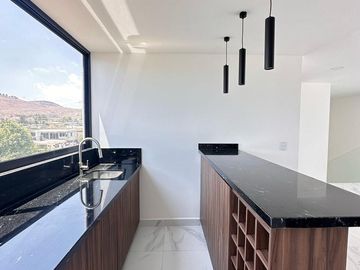 Casa en  venta de 5 recamaras en Angelopolis, Parque Chiapas