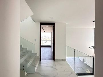 Casa en  venta de 5 recamaras en Angelopolis, Parque Chiapas