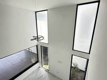 Casa en  venta de 5 recamaras en Angelopolis, Parque Chiapas