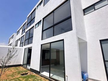 Casa en  venta de 5 recamaras en Angelopolis, Parque Chiapas