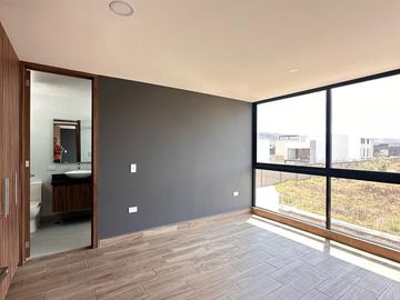 Casa en  venta de 5 recamaras en Angelopolis, Parque Chiapas