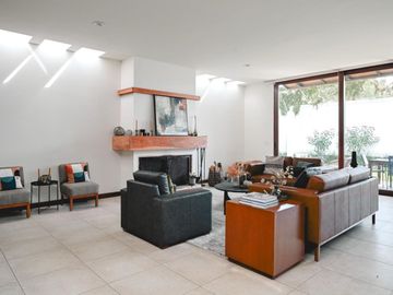 CASA EN VENTA EN ZONA CALZADA ZAVALETA