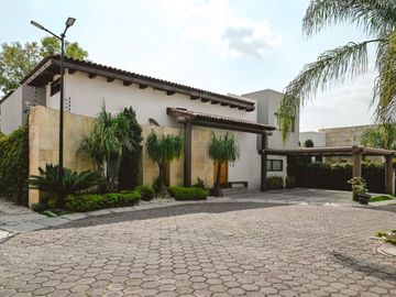 CASA EN VENTA EN ZONA CALZADA ZAVALETA