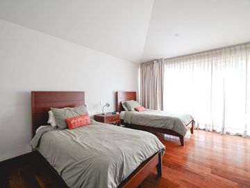 CASA EN VENTA EN ZONA CALZADA ZAVALETA