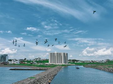 CABO MARINO, Departamento en VENTA con espectacular vista al canal de la MARINA y al mar!