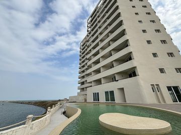 CABO MARINO, Departamento en VENTA con espectacular vista al canal de la MARINA y al mar!