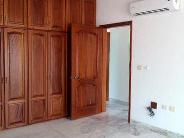 Casa en venta ubicada en Av. México, Col. Petrolera en la Ciudad de Coatzacoalcos, Veracruz.