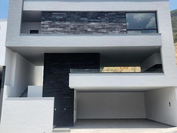 Casa en  VENTA col priv carr nacional Monterrey