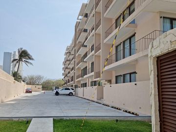 ISLA DEL AMOR, Departamento en VENTA en CUARTO NIVEL con acceso al rio, ALBERCA, elevador