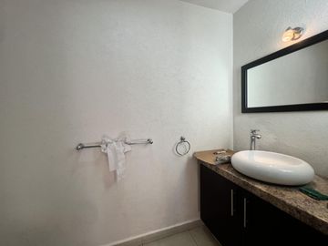 Casa Grande en Venta Sanctorum Bosques de la Constanza