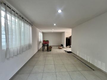 Casa Grande en Venta Sanctorum Bosques de la Constanza