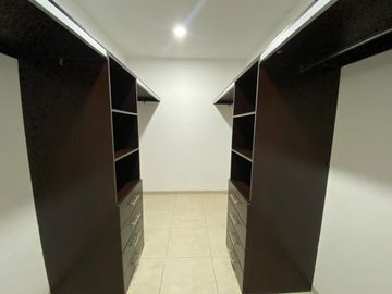 LOMAS DEL SOL, Casa en VENTA con jardin y casa club en fraccionamiento