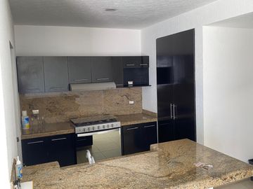 LOMAS DEL SOL, Casa en VENTA con jardin y casa club en fraccionamiento