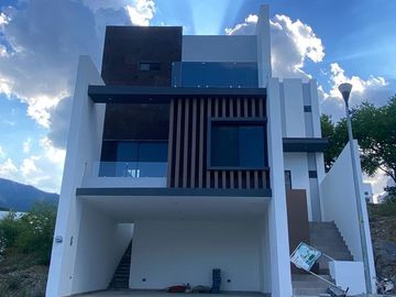 Casa en venta en Carretera Nacional, Fracc. Alamosur