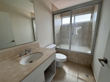Casa en Venta con amenidades Residencial Tirés Lerma