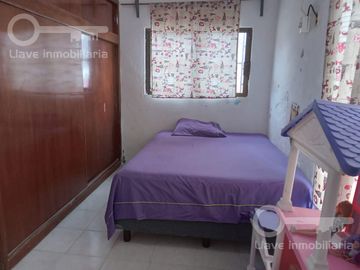 Venta de Casa con 2 habitaciones en Av. Riva Palacio, Col. Guadalupe Victoria, Coatzacoalcos, Ver.