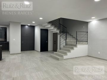 CASA NUEVA EN VENTA EN ZONA ESTE, FRACC. MAYORAZGO RESIDENCIAL.